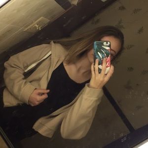 Don’t buy trading!!!  Taupe sweatshirt